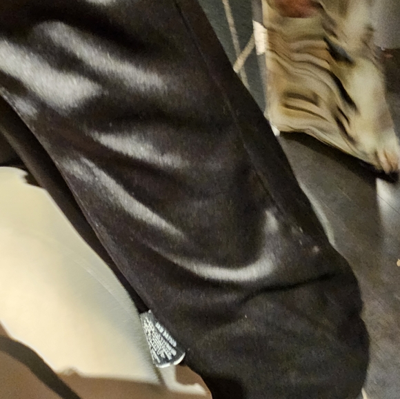 Le Chateau suit with pants and skirt - Picture 7 of 9